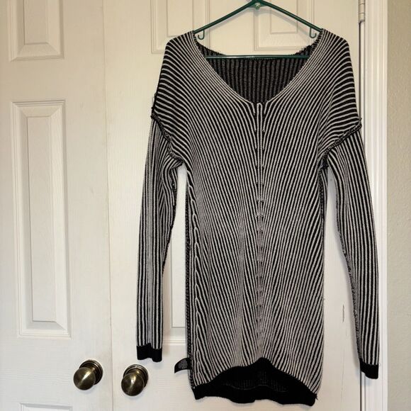 Mossimo Small Black Knit Long Sweater Long Sleeve Tunic Top - Picture 4 of 6